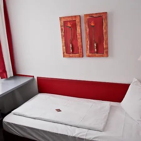 Postbauer-heng Hotel